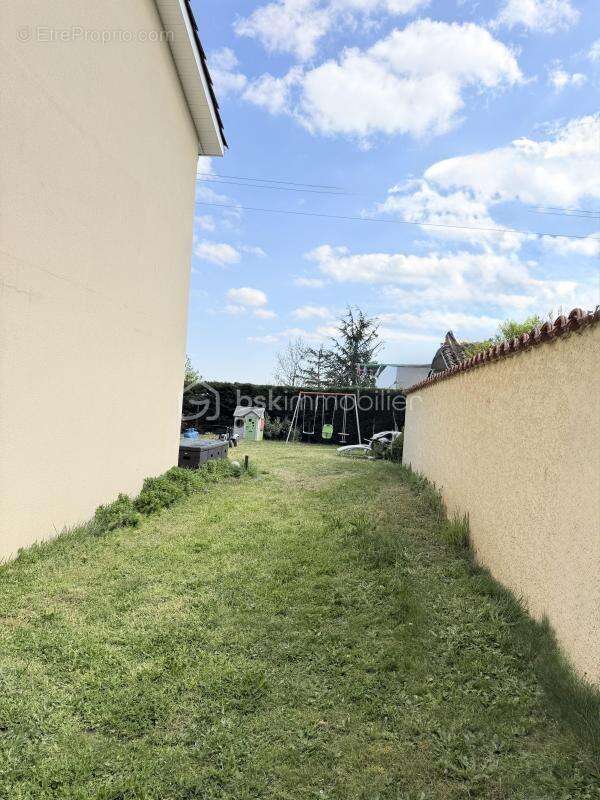 Vaugneray - maison familiale type 5 avec terrain 475 M2 - photo 19