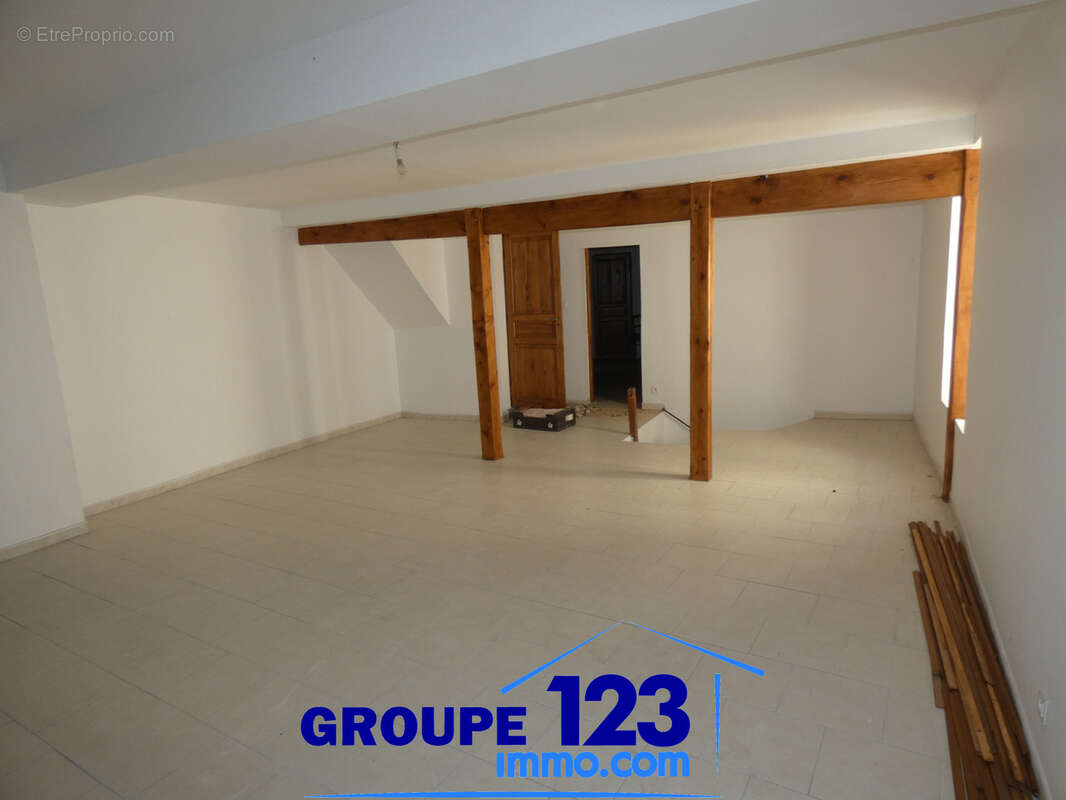 Maison de ville de 145 m2 - photo 2