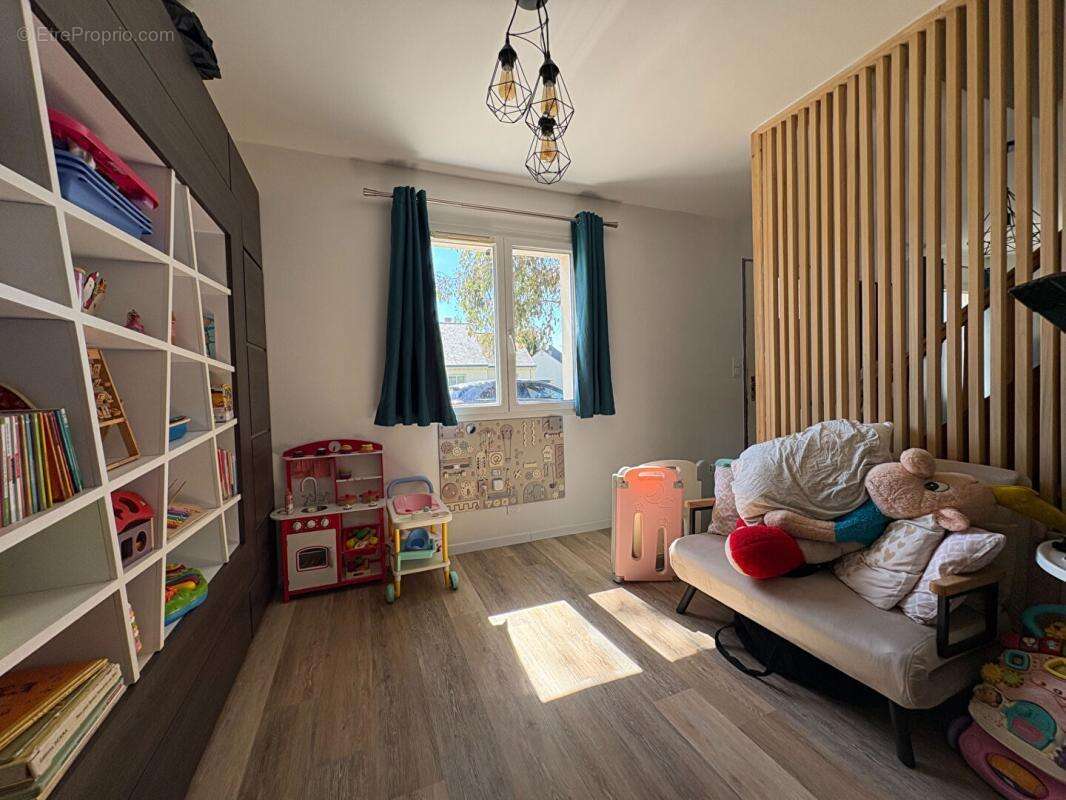 Maison située en bourg, à proximité d'Angers - photo 9