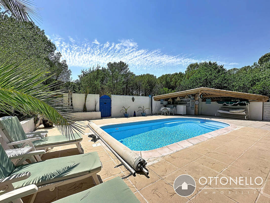 Maison à ROQUEBRUNE-SUR-ARGENS