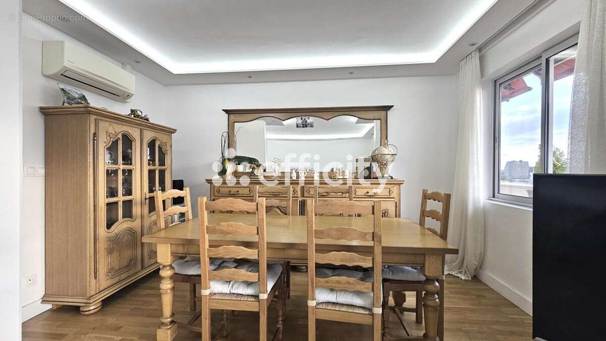 Appartement à FRESNES