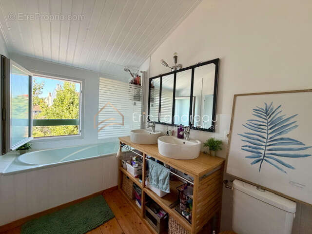 Maison 5 pièces au cœur de Talmont-Saint-Hilaire   Élégance, discrétion et art de vivre - photo 8