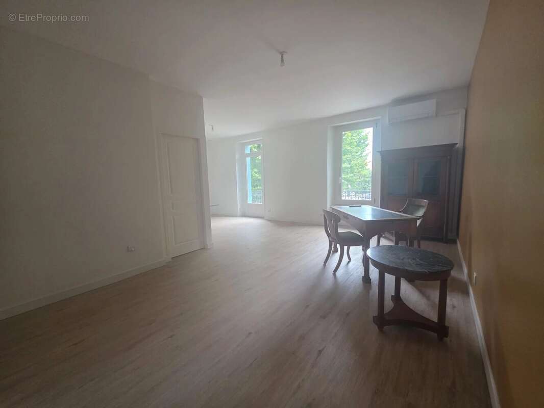 Appartement à LE TEIL