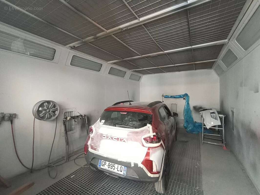 Local Commercial 135 m² Z.I - photo 3
