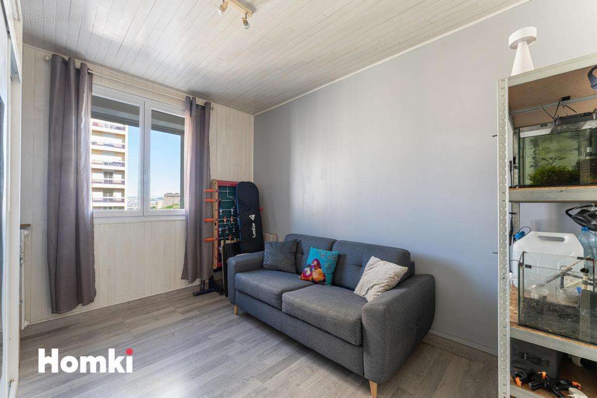 Appartement à MARSEILLE-7E