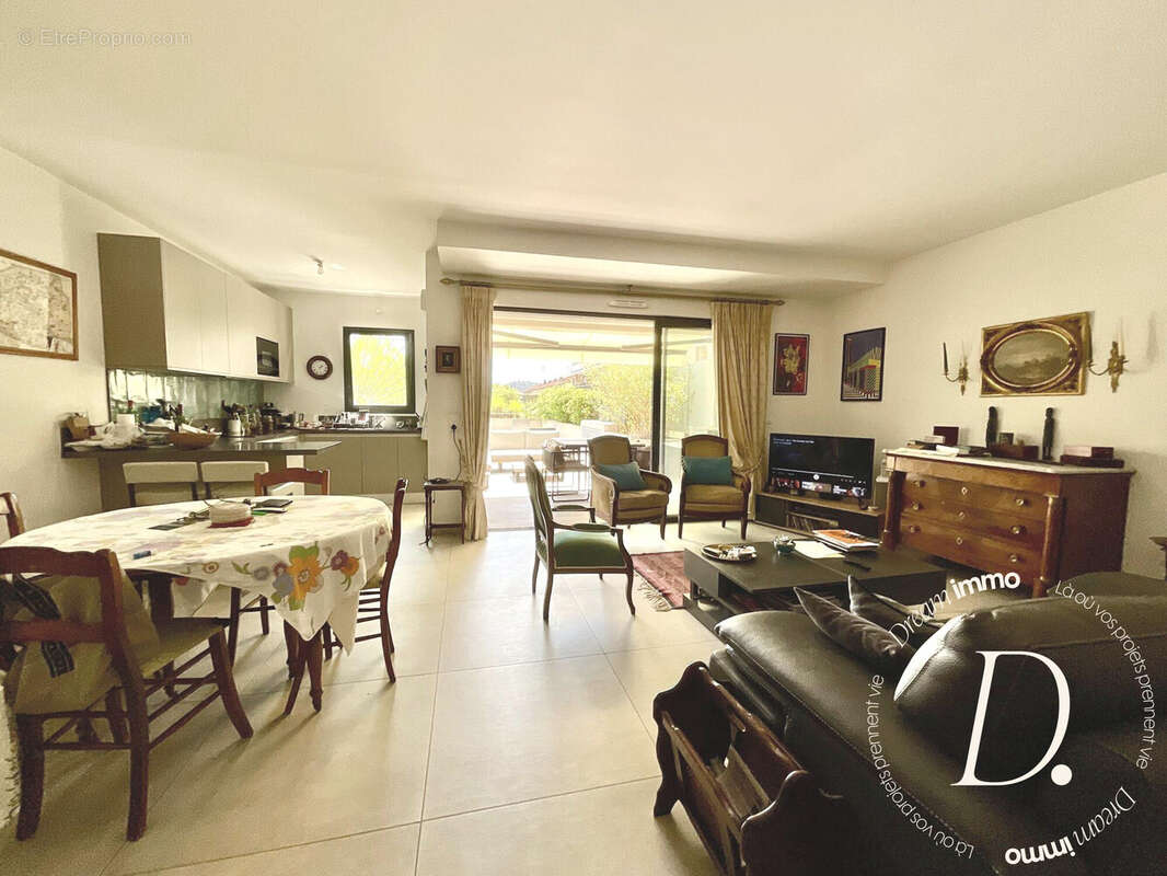 Appartement à HYERES
