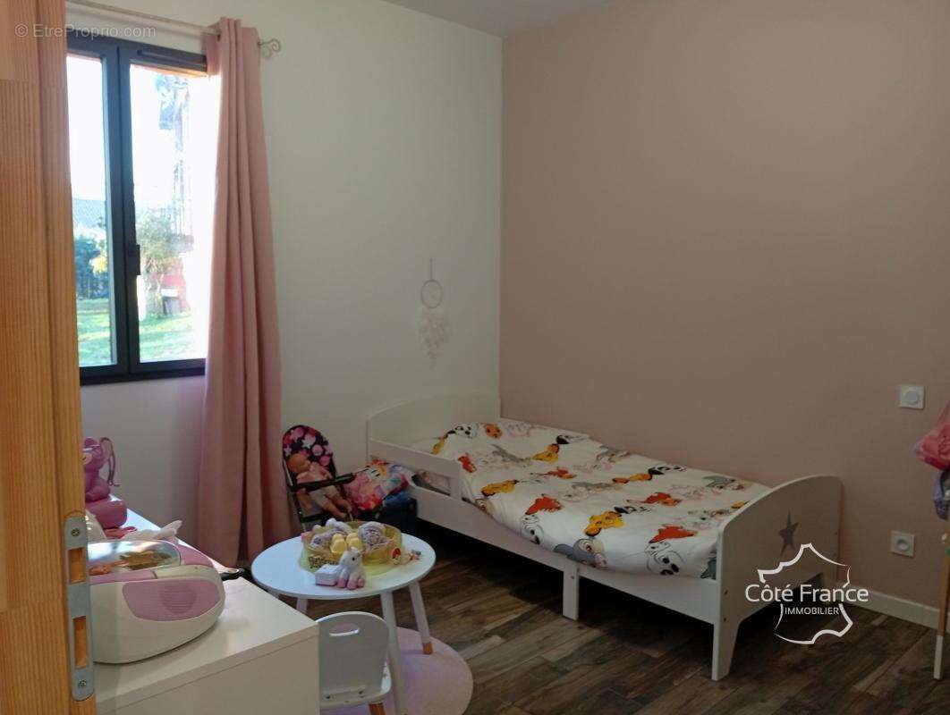 Maison à SAINT-DENIS-LES-MARTEL