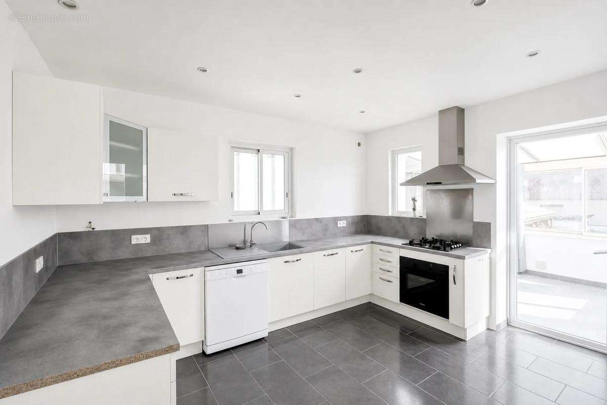 Maison rénovée 6 pièces à Bergerac - photo 4