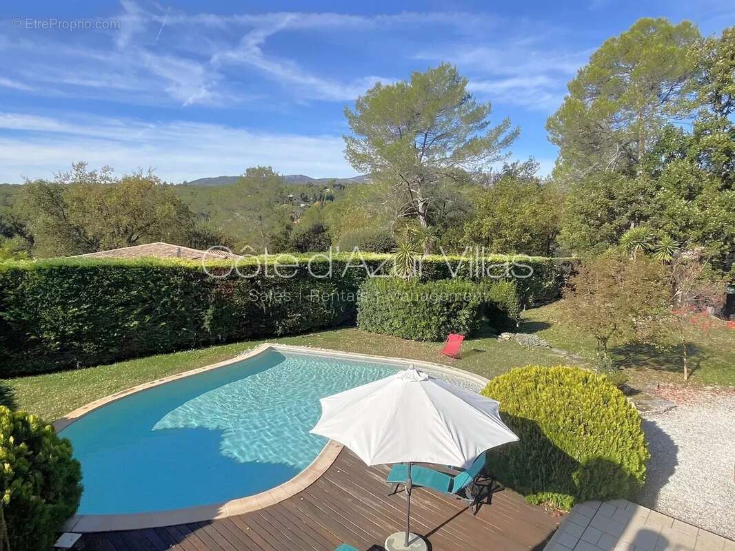 Maison à ROQUEFORT-LES-PINS