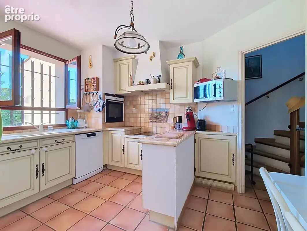 13011 Éoures - Maison 122 m² garage et piscine - photo 6