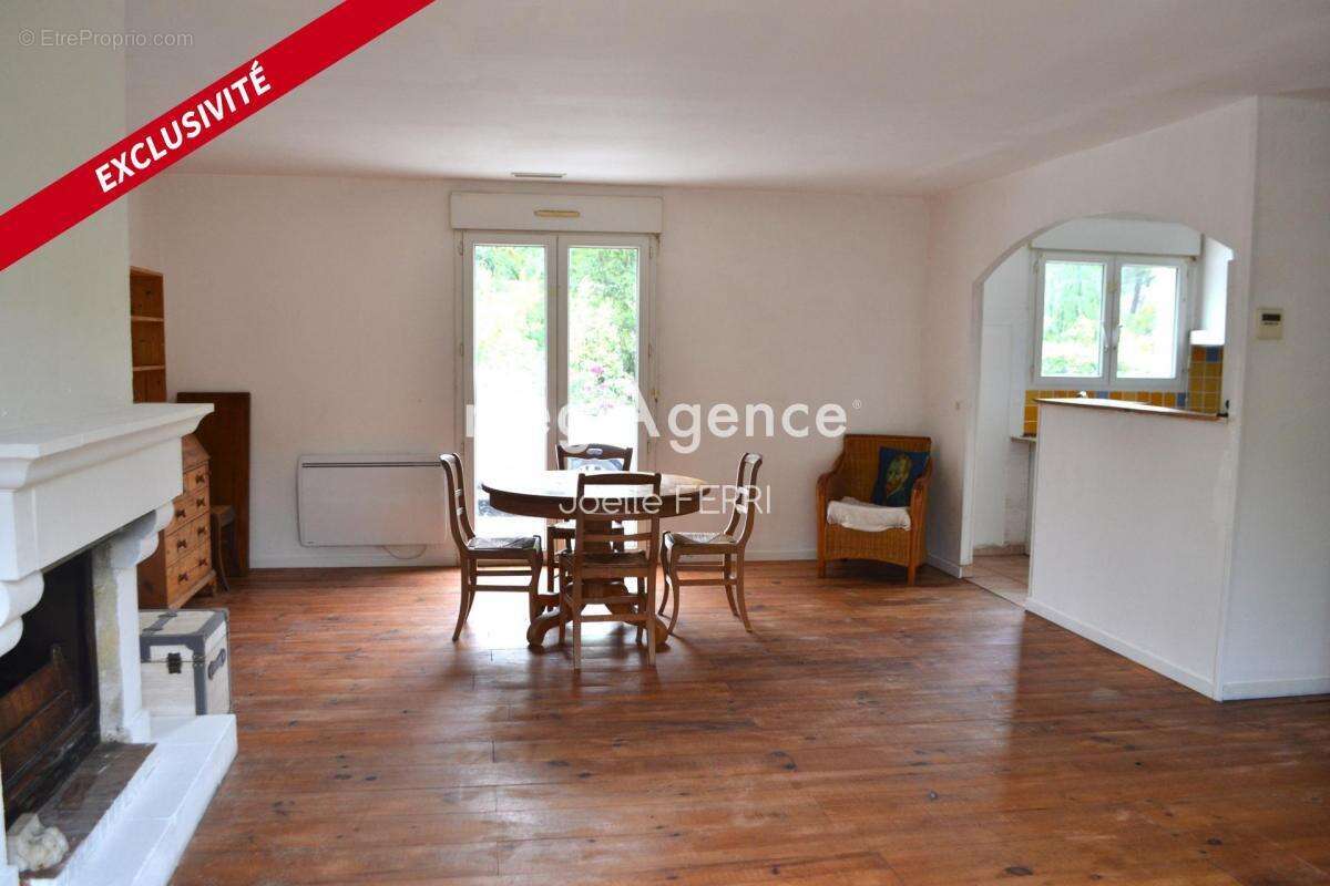 Maison à VILLEMOUSTAUSSOU