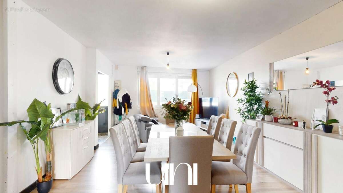 Maison à MAY-SUR-ORNE