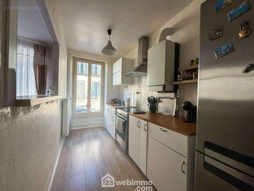 Cuisine aménagée - Appartement à VERDUN