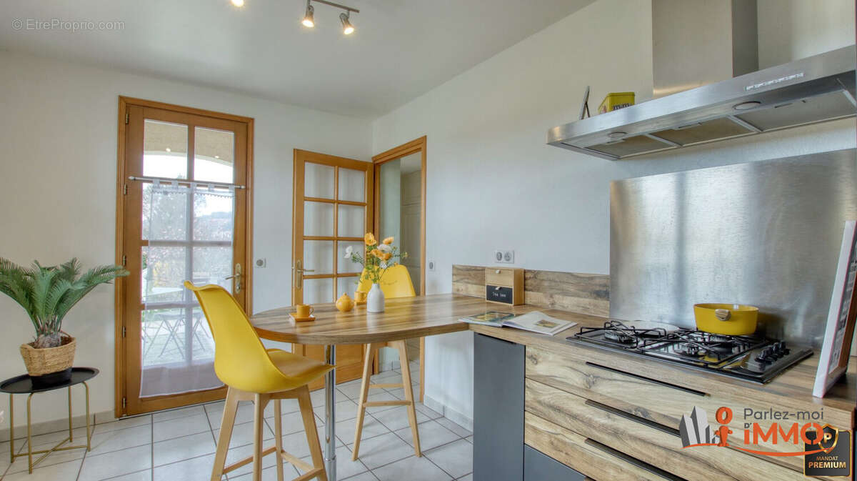 Maison 118 m² à La Tourette  - photo 6