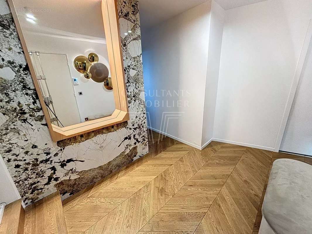 Appartement à NEUILLY-SUR-SEINE