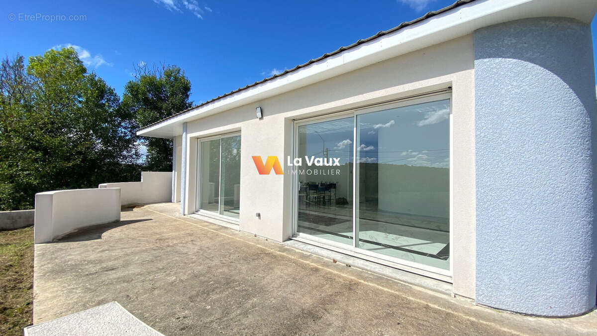 Maison à MONCEL-SUR-SEILLE