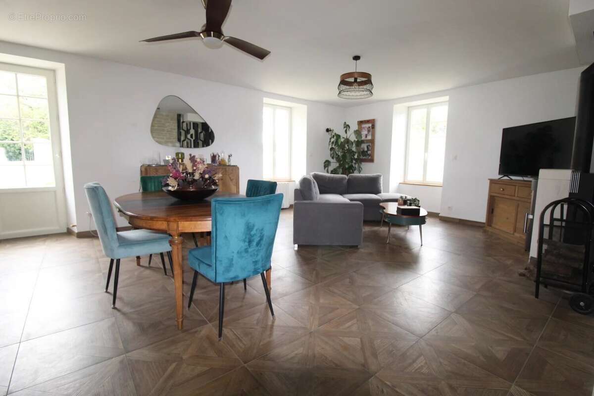 Maison à SAINT-HILAIRE-LA-PALUD