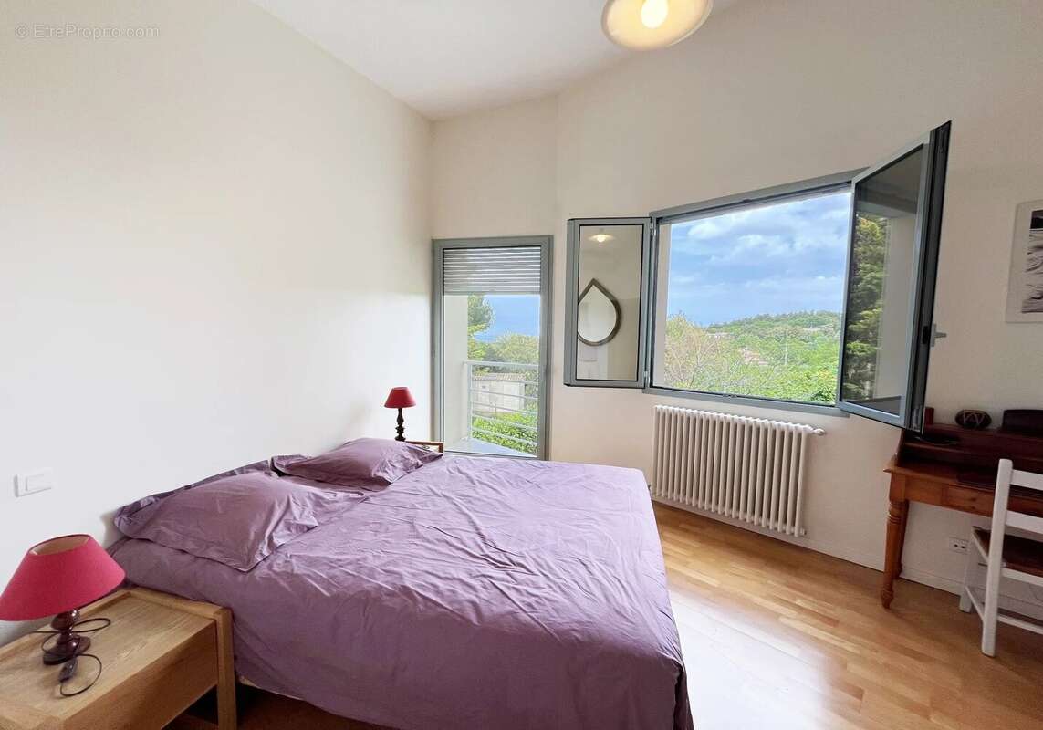 Maison à L'ISLE-SUR-LA-SORGUE