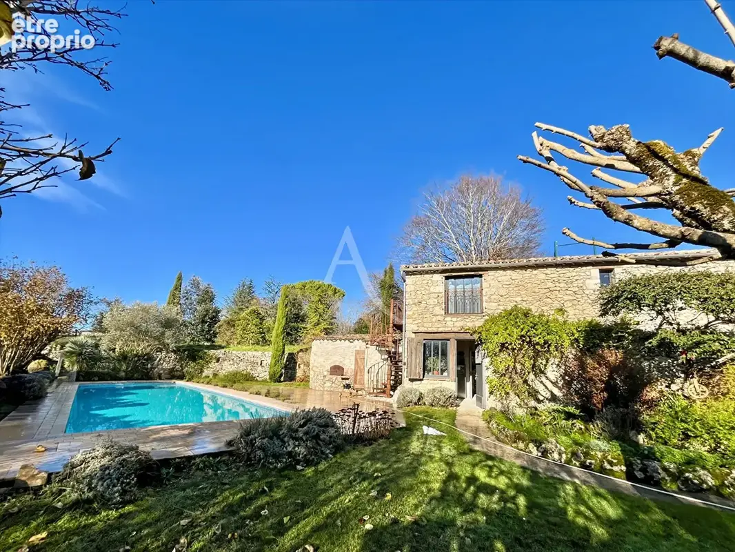 A VENDRE - Superbe maison en pierre avec dépendance et piscine - photo 2