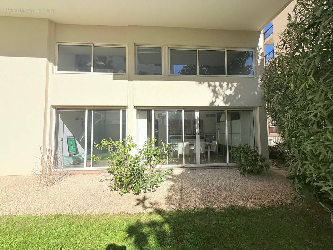 Appartement à LE CANNET