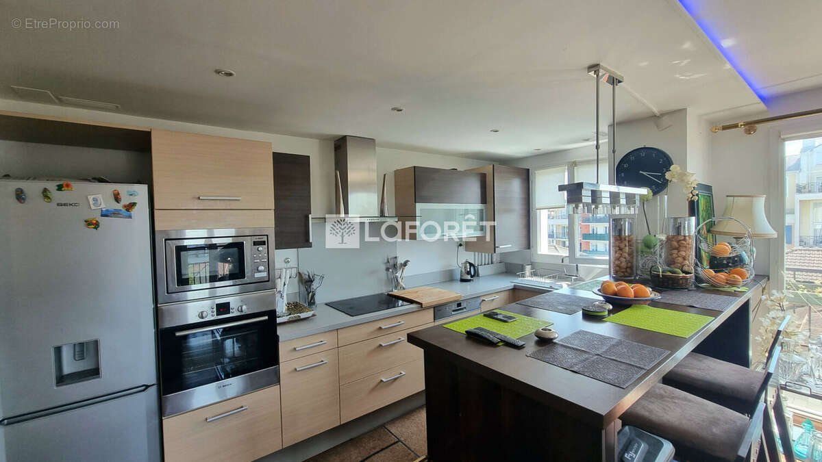 Appartement à VILLENEUVE-LA-GARENNE