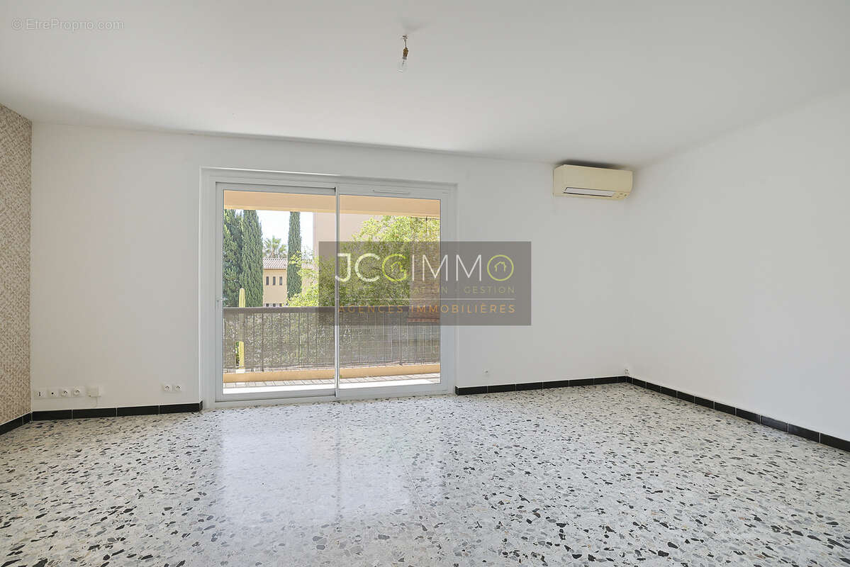 Appartement T4 Centre-Ville - 87,10 m2 Carrez - Balcon - Grand Garage - Calme-Sans vis à vis - photo 9