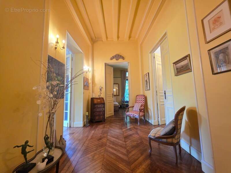 Appartement à GRUCHET-LE-VALASSE