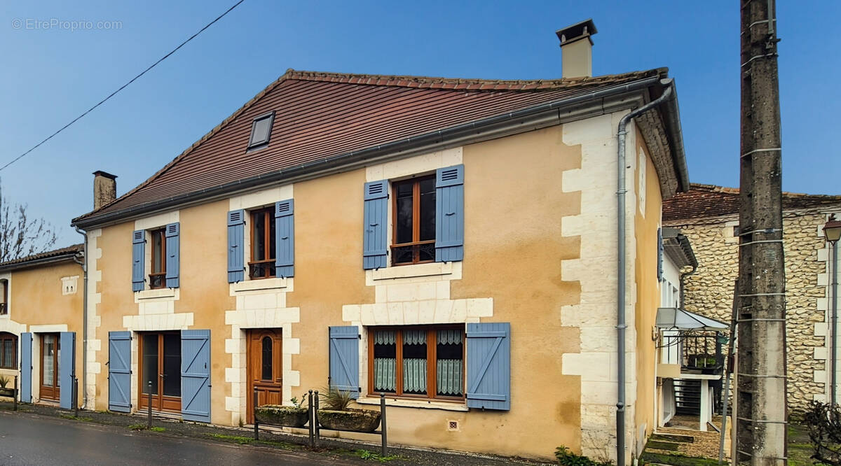 Maison à SAINT-MEARD-DE-DRONE