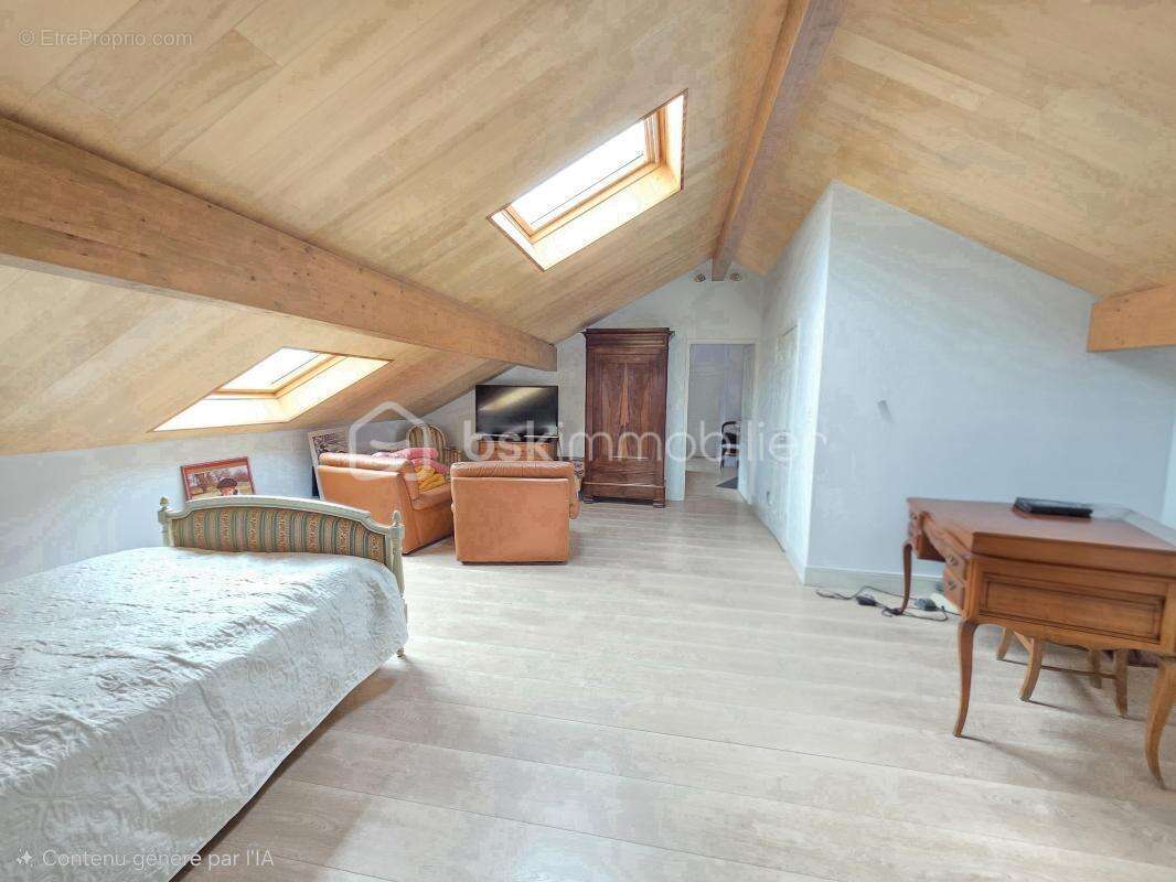 Maison à SAINTE-COLOMBE-EN-BRUILHOIS