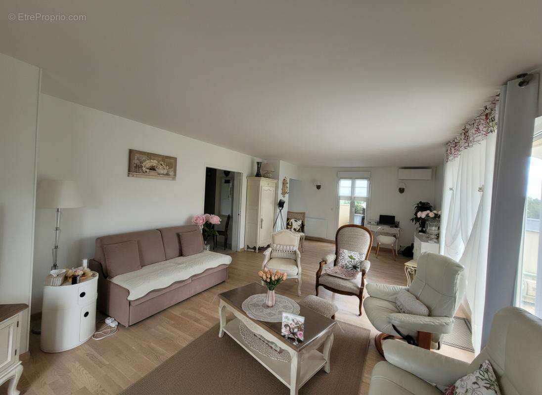 Appartement à ENGHIEN-LES-BAINS