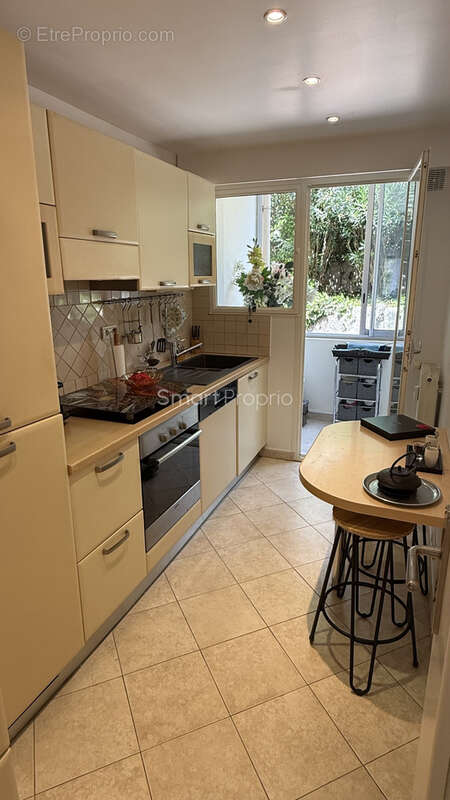 Le Cannet - Spacieux 3 pièces de 70 m2 rénové avec terrasse et garage fermé - photo 18
