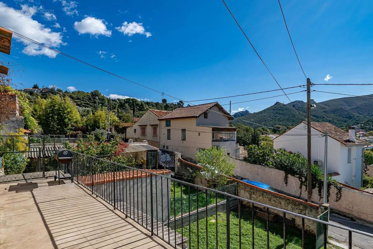 Appartement à MARSEILLE-11E