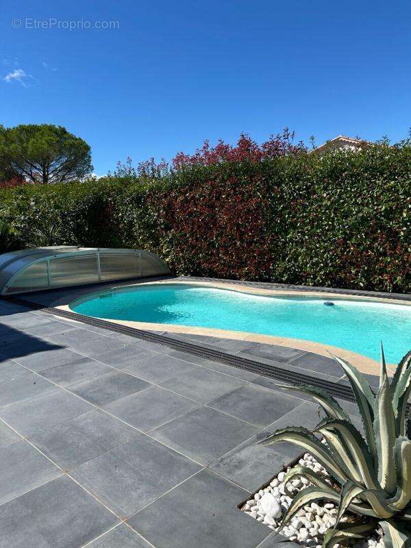 Maison à SAINT-HILAIRE-DE-BRETHMAS