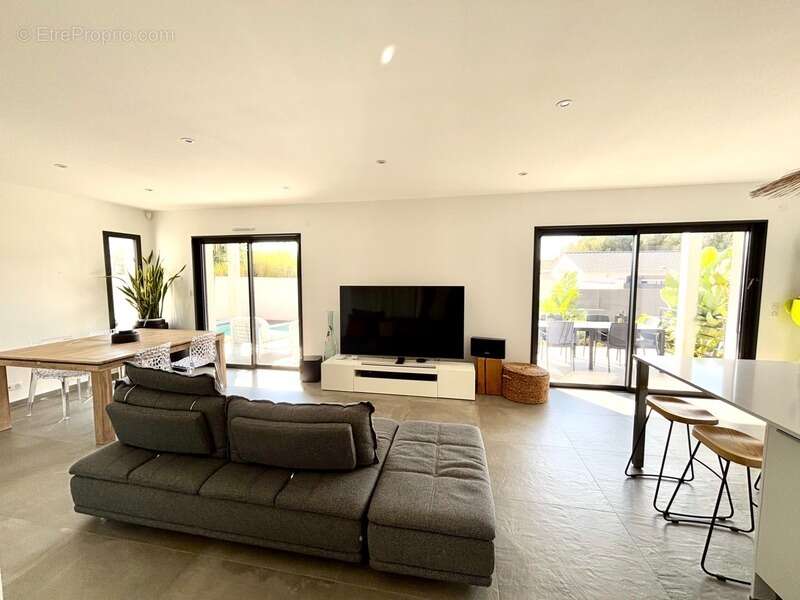 Maison à vendre contemporaine 6 pièces LA CIOTAT (13) - photo 3