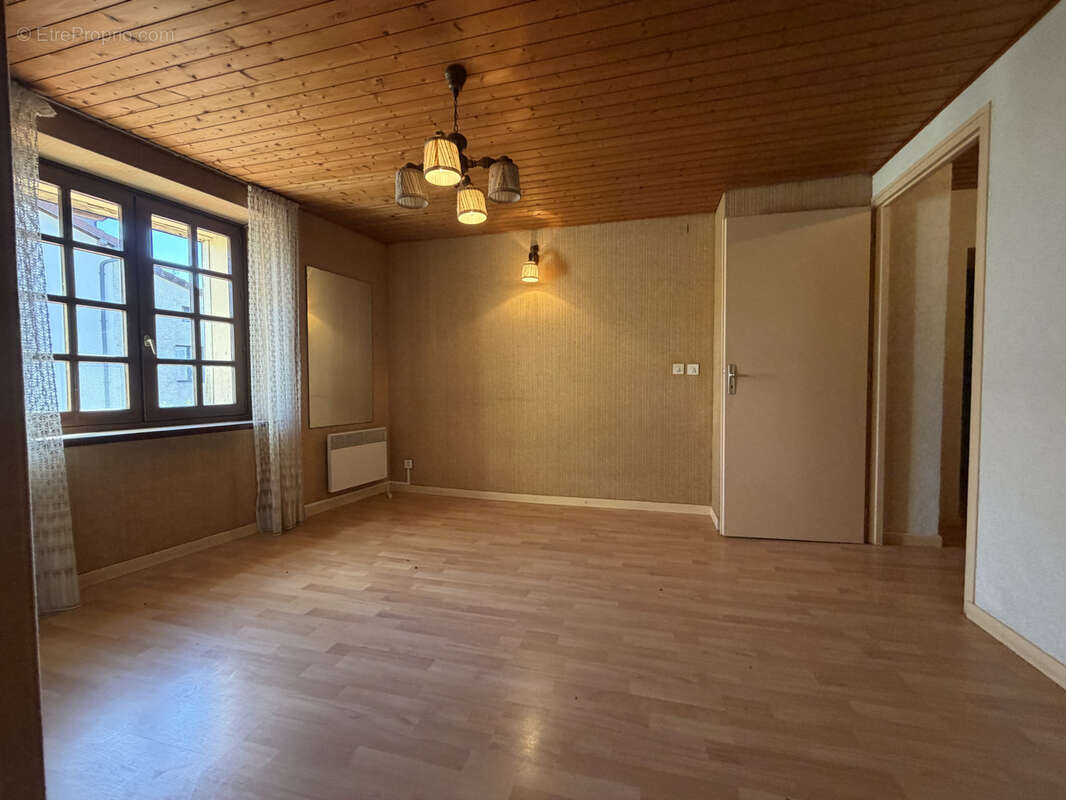 Maison à PERRIGNIER