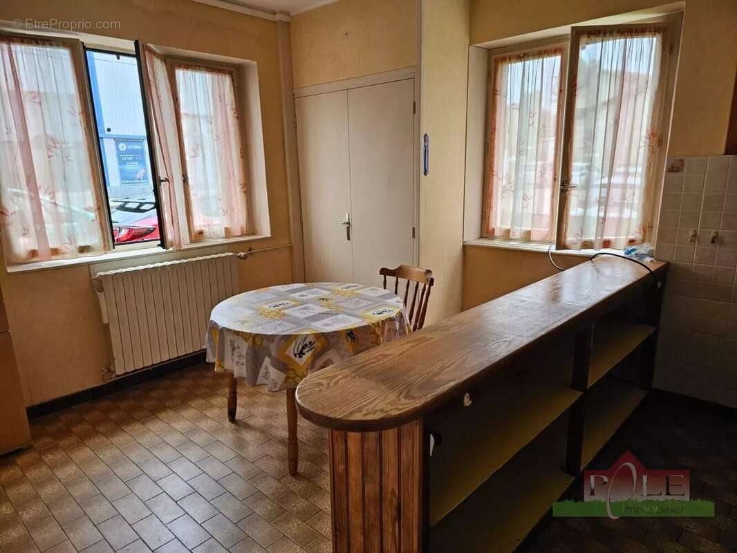 Maison à PONT-EVEQUE