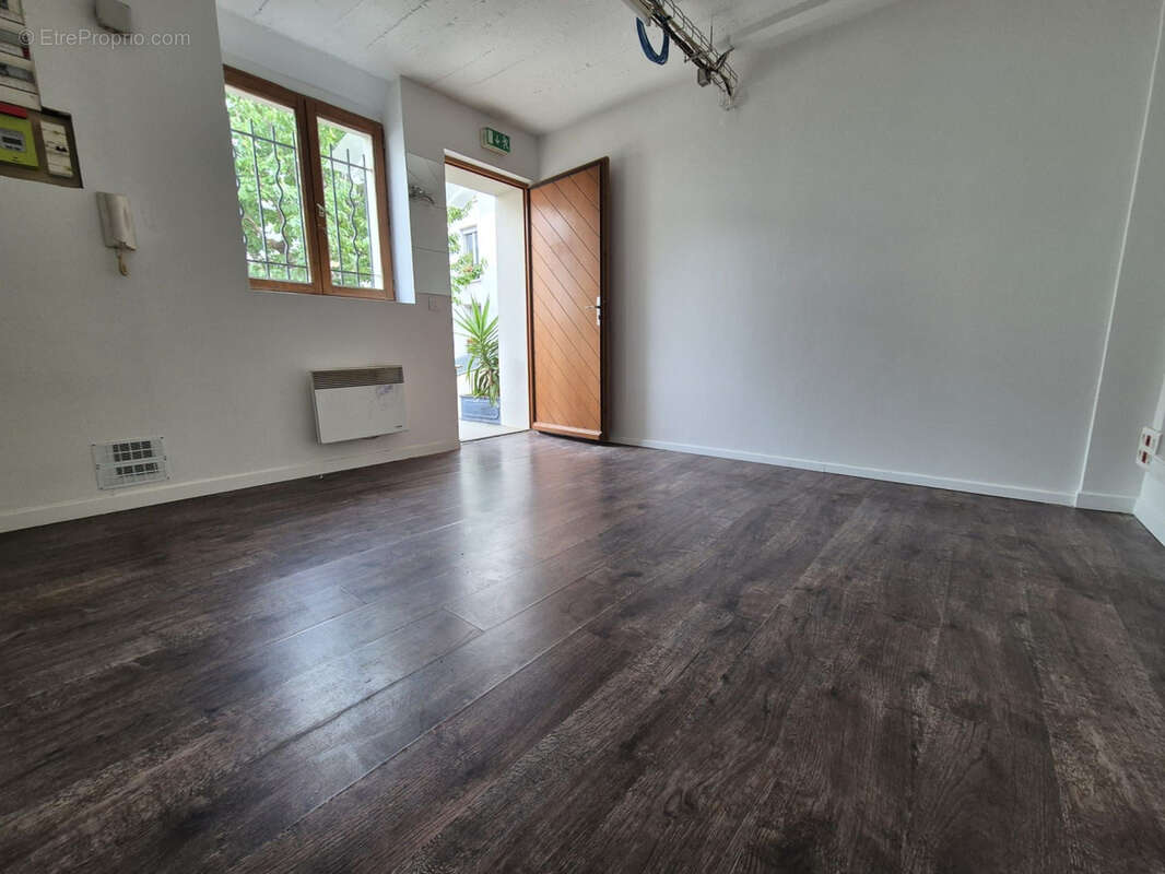 Commerce à PARIS-20E