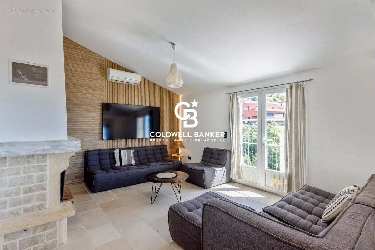 Située dans un domaine privé et sécurisé d’Agay à Saint-Raphaël, opportunité d’investissement rare sur la Côte d’Azur, alliant e - photo 23
