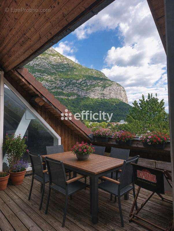 Appartement à SAINT-EGREVE