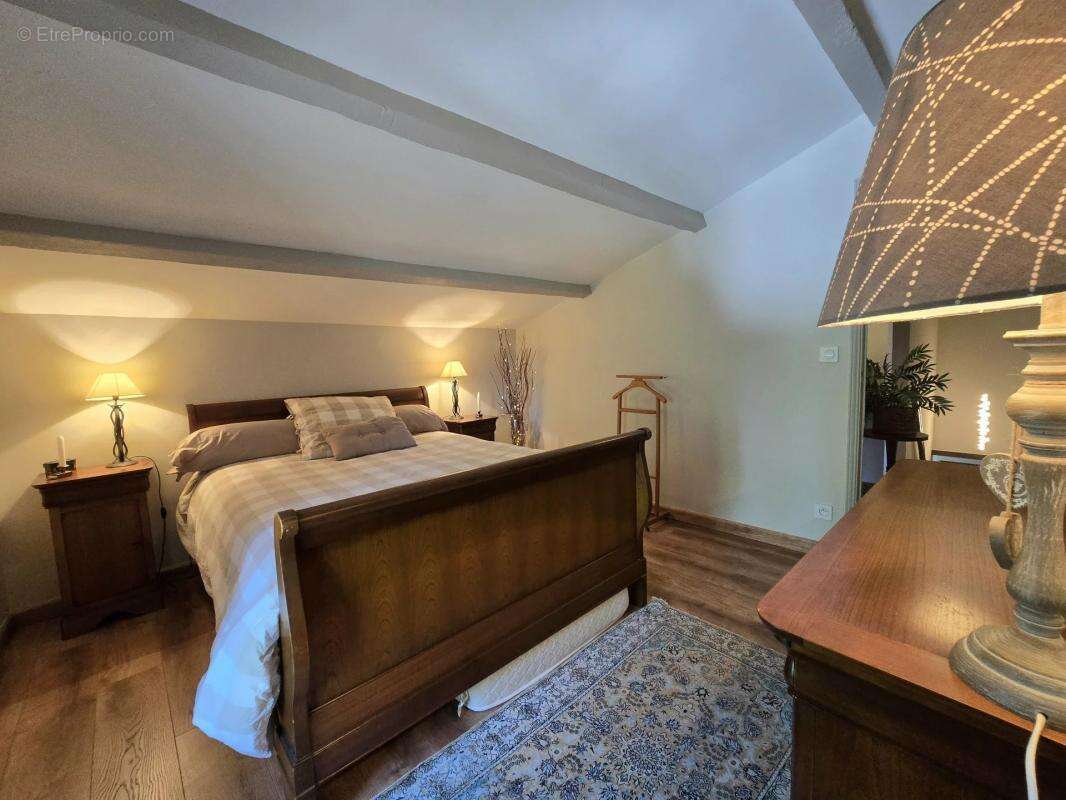 Maison à SAINT-LAURENT-DES-COMBES