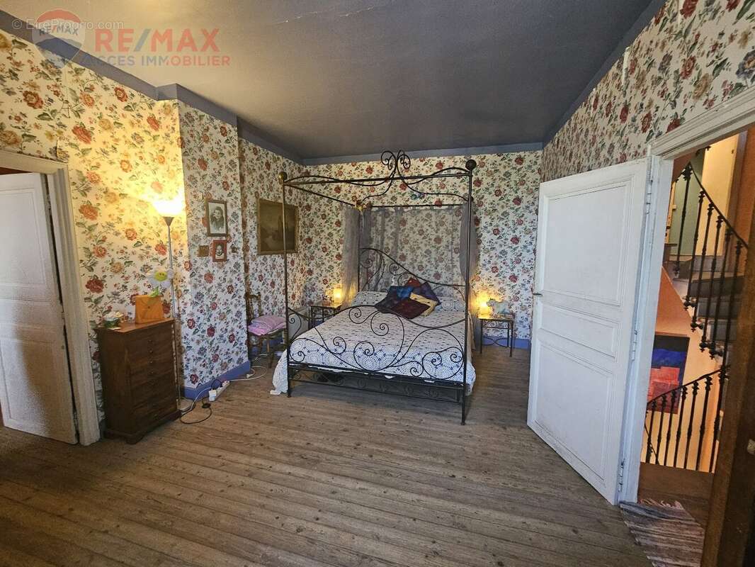 Grande maison vigneronne de type 8 avec garage et jardin - photo 13