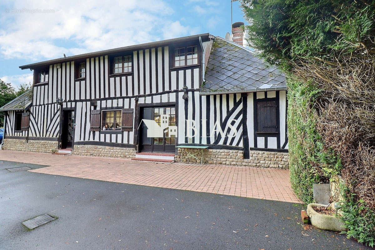 Maison à PONT-L'EVEQUE