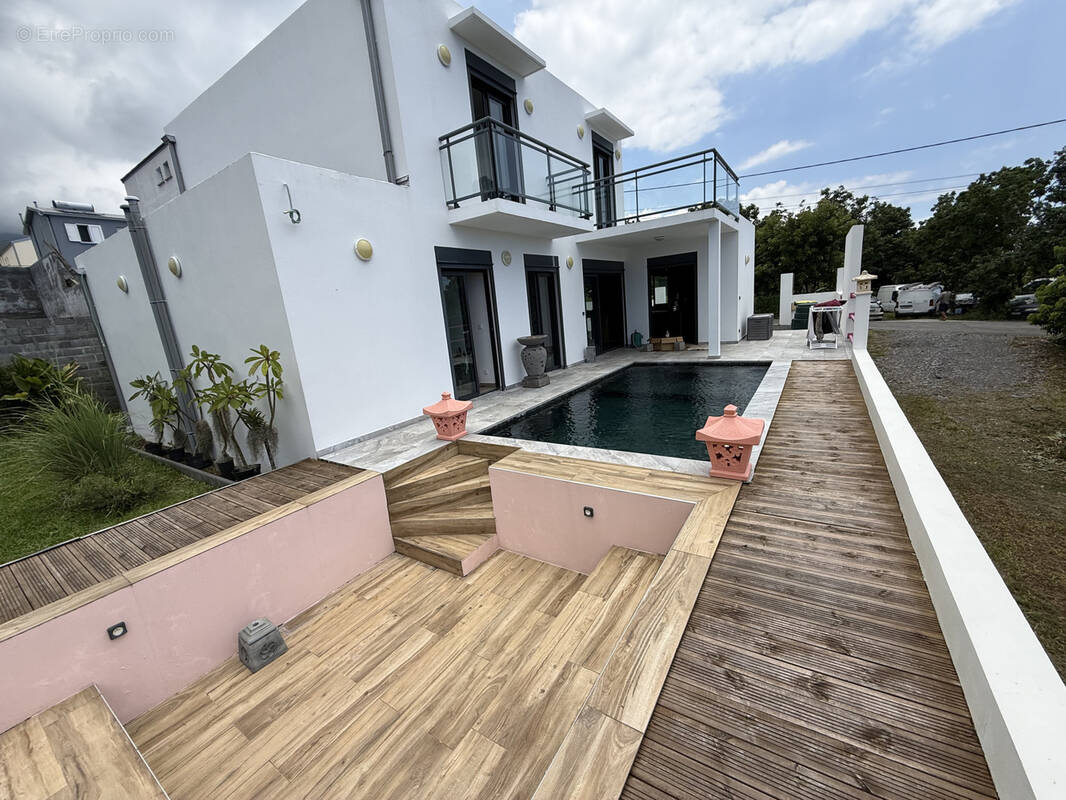 Maison à SAINTE-ROSE