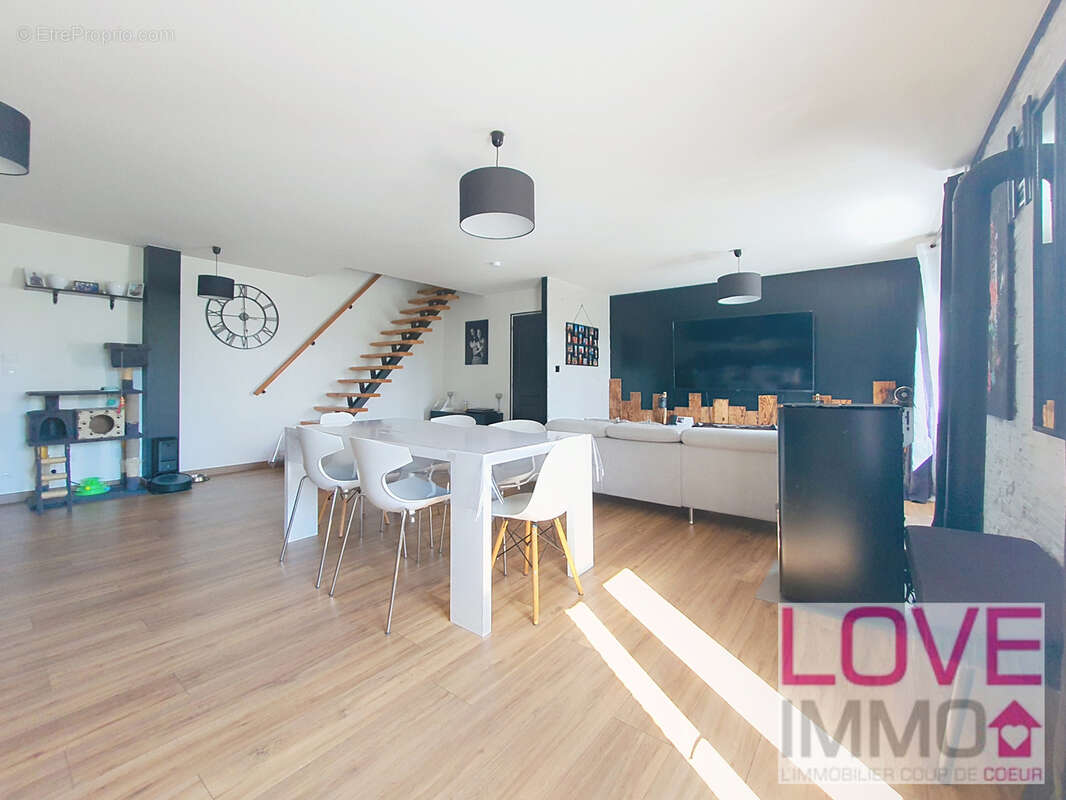 Appartement à LA BATIE-DIVISIN