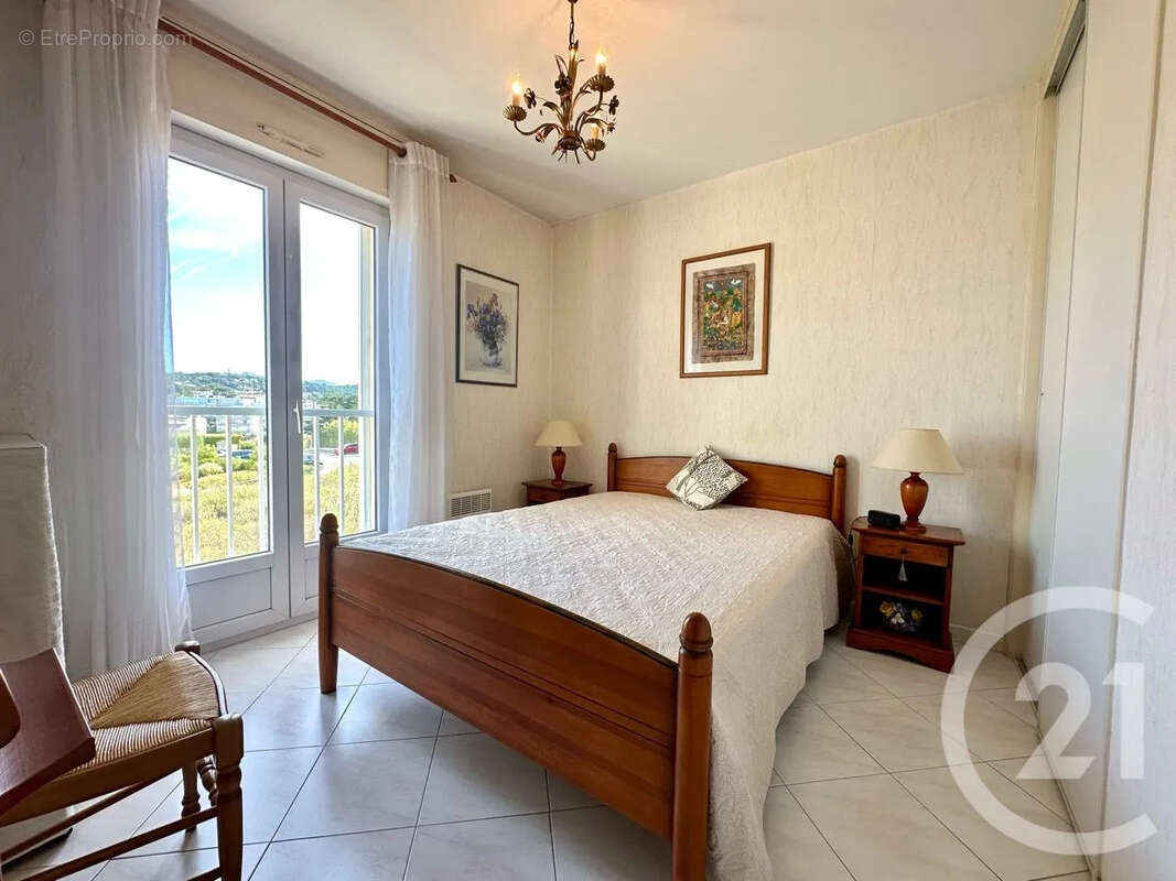 Appartement à SIX-FOURS-LES-PLAGES