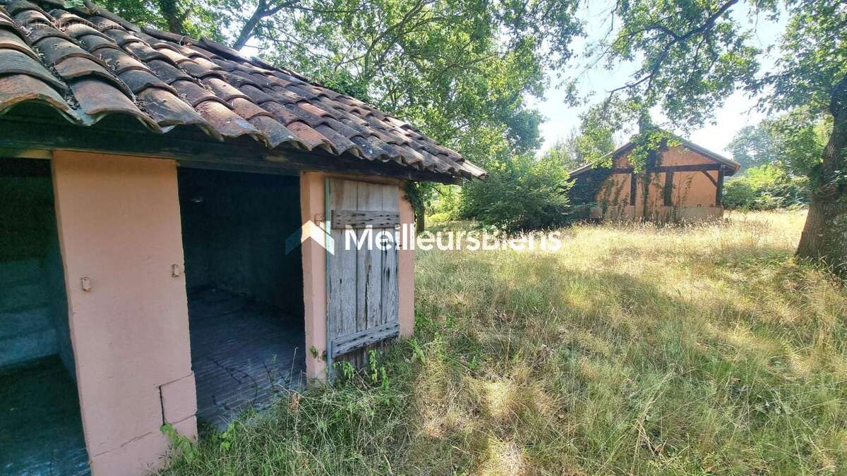Maison et dépendances sur airial - photo 9