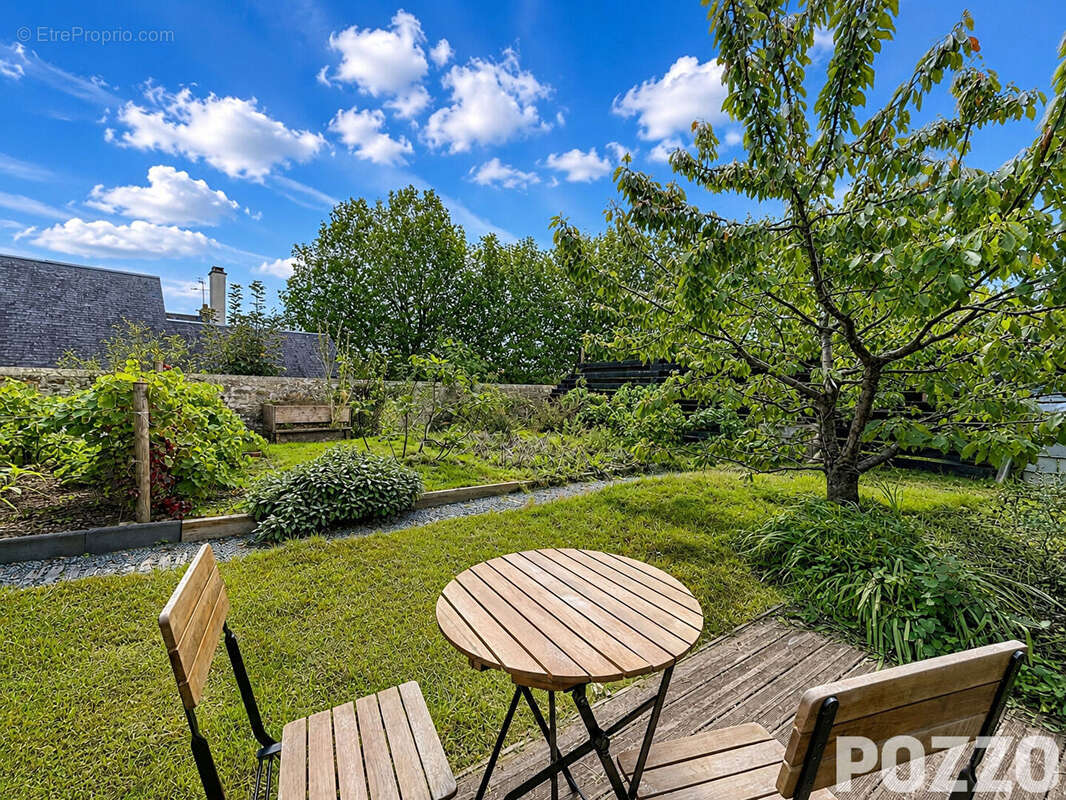 EXCLUSIVITÉ : Coutances Centre Ville, vie de plain pied, 4ch, 123m2, 881m2 de terrain, beaux volumes et belles prestations. - photo 15