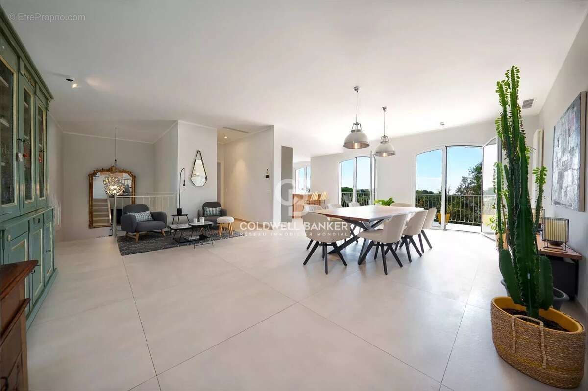 Maison à MOUGINS