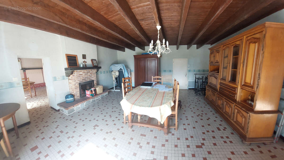 Maison à LOUISFERT