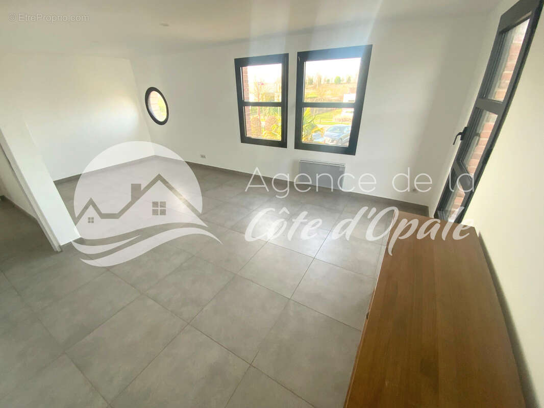 Appartement à MERIGNIES